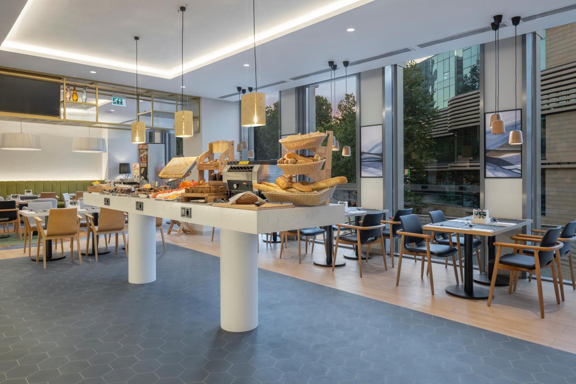 Hilton Garden Inn Tbilisi Riverview Εξωτερικό φωτογραφία