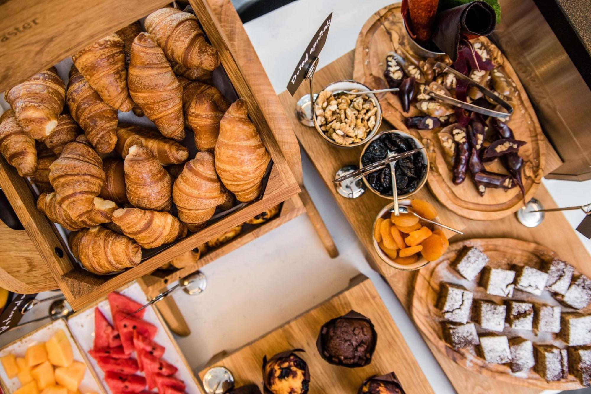 Hilton Garden Inn Tbilisi Riverview Εξωτερικό φωτογραφία